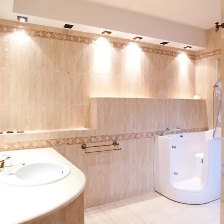 Francesca E Anita Pensión *